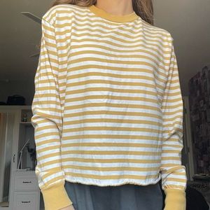 brandy melville long sleeve tee